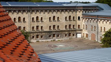 Am Samstag können Besucher kostenlos mit dem Spätzenbähnle zur Wilhelmsburg fahren und die Festung bei Führungen erkunden. 