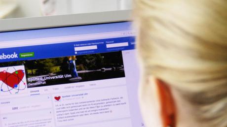Forscher untersuchen, wie Facebook das Hirn beeinflusst. 