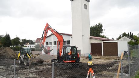 Bei der Feuerwehr in Leibi wird eine neue Stahlhalle gebaut.