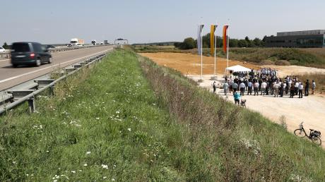 Im Ulmer Norden wird ein neuer Anschluss an die A8 gebaut. Am Freitag war symbolischer Spatenstich für das 20-Millionen-Euro-Projekt. 