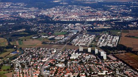 Ein Blick über Ludwigsfeld in Richtung Ulm. Besonders in Ulm und Neu-Ulm sind Gewerbeflächen und Wohnraum knapp. 
