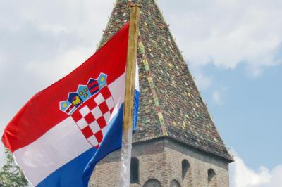Kroaten fiebern auf dem Donaufest mit