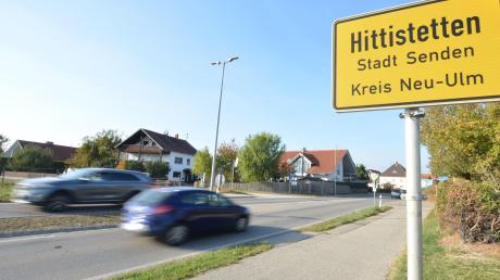Anwohner fordern mehr Überwachung oder Tempolimits, um den Verkehr auf der Hittistetter Dorfstraße zu bremsen.  	