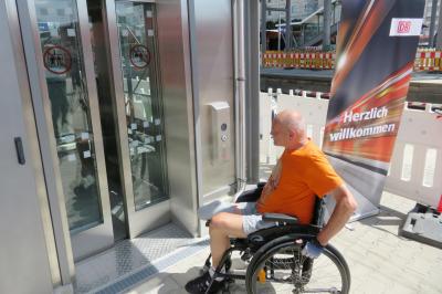 Neue Aufzüge am Ulmer Hautpbahnhof: Barrierefrei zum Bahnsteig