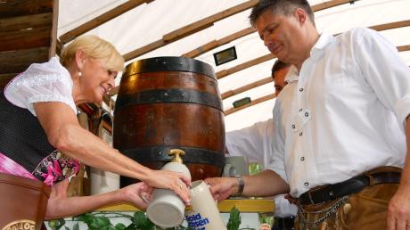Zum letzten Mal wird Bürgermeisterin Ursula Brauchle beim Holzheimer Dorffest am Samstag das erste Fass Bier anzapfen.  	