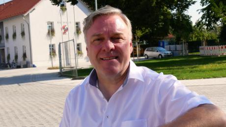 Bürgermeister Thomas Hartmann zieht eine erste – optimistische – Zwischenbilanz seiner Zeit im Holzheimer Rathaus. In den ersten Monaten hatte er alle Hände voll zu tun, „täglich passiert etwas Neues“.  	