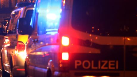 Polizeibeamte wollten in Dietenheim einen Autofahrer kontrollieren. Doch der Unbekannte startete eine waghalsige Flucht.