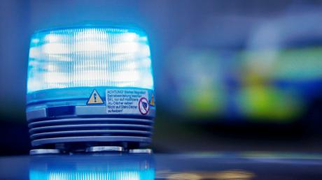In Munderkingen soll ein 24-Jähriger auf einen 54-Jährigen eingestochen und ihn so tödlich verletzt haben.