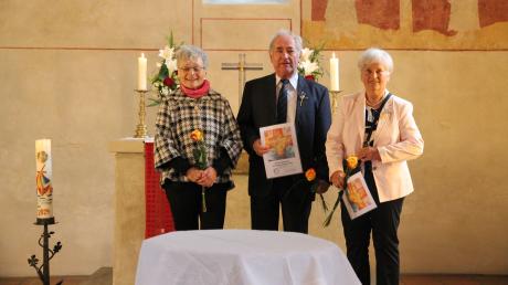 Die Jubelkonfirmanden in der evangelischen Ulrichs-Kirche in Pfuhl, (von links) die Salzmann-Geschwister Gabriele, Werner und Renate. 