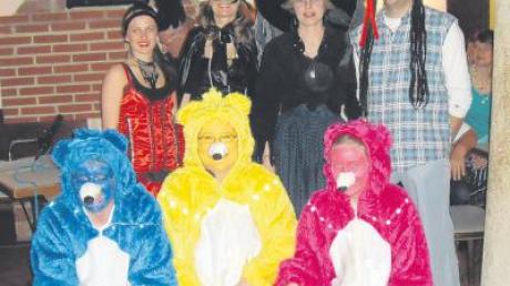 Sie hatten die schönsten Kostüme: (hinten v. l.) Franziska Strixner, Kathrin Behr, Regina und Stefan Schlapschy sowie (vorne v. l.) Simon, Marianne und Katharina Gramlich.  