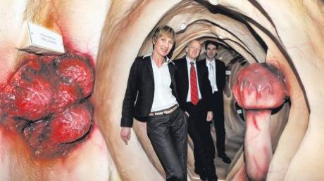 Zahlreiche Besucher informierten sich beim Darmtag des Klinikums Ingolstadt. Ein überdimensionales Modell des Verdauungstraktes zeigte deutlich, wo die Gefahren im menschlichen Körper liegen. 