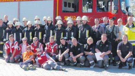 Die Nachwuchs-Einsatzkräfte der Feuerwehr Rennertshofen und der BRK-Bereitschaft Neuburg. 