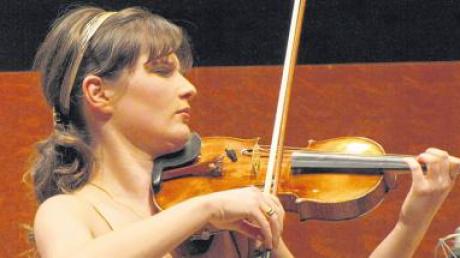 Lisa Batiashvili, hier bei einem Konzert in Ingolstadt im vergangenen Jahr, erhält 2011 den Echo-Klassik als Instrumentalistin des Jahres. 