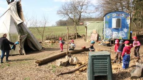 Der Waldgruppe der Kindertagesstätte Bergheim stehen momentan nur ein Bauwagen und ein Zelt als Unterschlupf zur Verfügung. 
