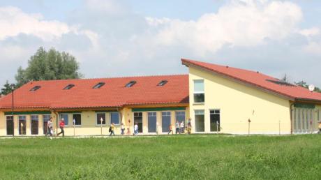 Das Gemeindehaus in Rohrenfels – links der Bereich, der als Rathaus genutzt wird, rechts der Kindergarten. 
