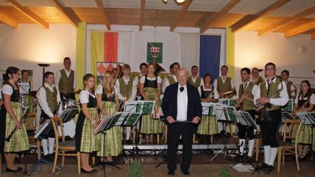 Jährliches musikalisches Vergnügen: Zum fünften Konzert hatte die Blaskapelle Karlshuld in den Karmann-Saal eingeladen. Viele Gäste waren gekommen.  

