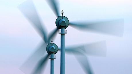 Diese Windräder drehen sich bereits. Und auch an den Rändern des Wittelsbacher Landes wird die Windenenergienutzung nun immer konkreter.