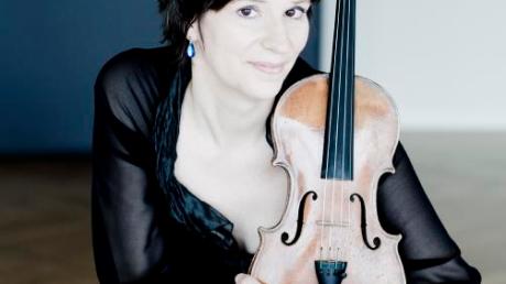 Die Violinistin Kamilla Schatz spielt beim Debüt Gazarians genauso wie ...