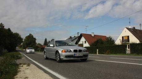 Durch Neuburg fahren viele Autos zu schnell. Das sagen nicht nur die Anwohner, sondern auch die Polizei. 