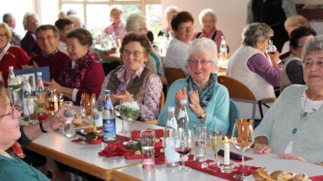 Rund 80 Gäste haben am Mittwoch den 20. Geburtstag des Seniorenteams gefeiert.  	
