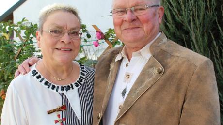 Barbara und Wolfgang Jordan haben sich in Fulda kennengelernt. Die Arbeit verschlug das Ehepaar schließlich nach Neuburg. 	