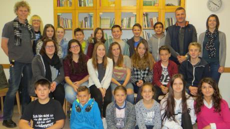 Ein Ergebnis des diesjährigen Klassensprecherseminars: Die SMV der Mittelschule Neuburg organisiert eine Sozialaktion zugunsten von unbegleiteten minderjährigen Flüchtlingen.  	