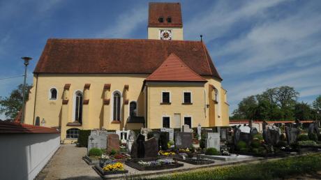Die St.-Michael-Kirche in Bertoldsheim wird derzeit für gut 120000 Euro saniert. Die Arbeiten im Ínnenraum dürften in gut einer Woche abgeschlossen sein. 