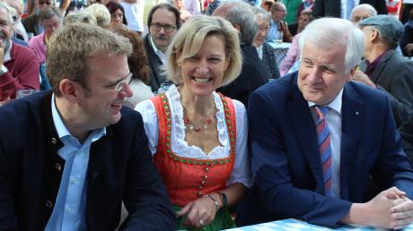 Entspanntes Zusammentreffen: MdB Reinhard Brandl, Europaabgeordnete Angelika Niebler und Ministerpräsident Horst Seehofer.