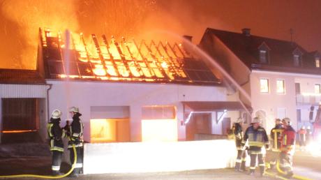 Hoher Sachschaden entstand am Samstagabend beim Brand eines Stadels in Ammerfeld in der Marktgemeinde Rennertshofen. 
