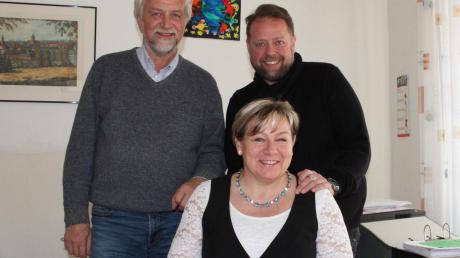Horst Winter (links) und Heinz Schafferhans freuen sich, dass sie mit Manuela Meilinger weiterhin eine kompetente Ansprechpartnerin in der AWO-Geschäftstelle Neuburg haben. 