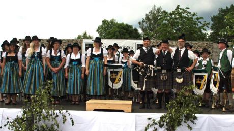 Die Serenade auf dem Obermaxfelder Dorfplatz zum zehnjährigen Bestehen war das bisher größte und anspruchsvollste Konzert der Königsmooser Musi. 	