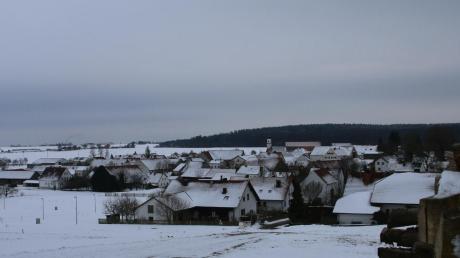 Im März entscheidet der Bergheimer Gemeinderat, wer einen der fünf gemeindlichen Bauplätze am Schindbühlweg in Attenfeld (freies Feld links) bekommt. Sieben weitere Plätze sind im Eigentum von Privatpersonen.