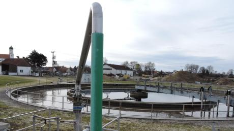 Gewaltige Investitionssummen fließen in den nächsten Jahren in die Burgheimer Abwasserbeseitigungsanlage vor allem wegen der Anbindung der Ortsteile. Die Finanzierung erfolgt nun über Gebühren.