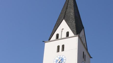 Die Stützmauer um die Kirche in Unterstall muss dringend saniert werden. Laut Vertrag ist dafür die Gemeinde Bergheim zuständig. Bürgermeister Tobias Gensberger rechnet dafür mit grob 100000 Euro. 