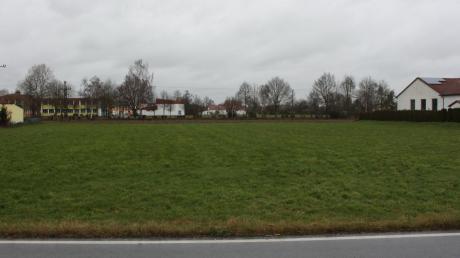 Auf diesem Grundstück in der Ingolstädter Straße wird bald schon ein Verbrauchermarkt entstehen. Der Gemeinderat änderte dazu nun den Flächennutzungsplan. 
