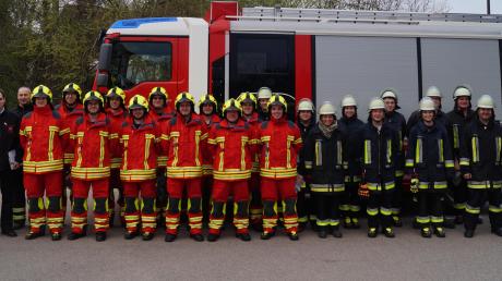 24 Feuerwehrleute der Feuerwehr Ehekirchen absolvierten kürzlich die Leistungsprüfung zum Thema „Die Gruppe im Hilfeleistungseinsatz“. 	
