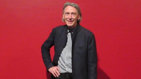 Sieht gerne rot: Kunstpreisträger Werner Kapfer. 	
