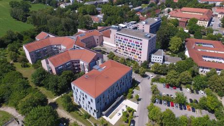 Das Ameos Klinikum St. Elisabeth ist mit aktuell 1260 Mitarbeitenden der größte Arbeitgeber Neuburgs.