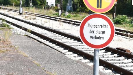 Zu einem Polizeieinsatz ist es am Montag am Neuburger Bahnhof gekommen.