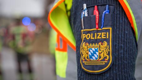 Die Polizei bittet um Mithilfe: Sie sucht den Fahrer eines Wagens, der an einem Beinahe-Unfall in Loppenhausen beteiligt war.