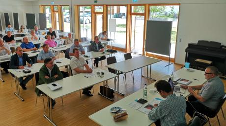 Im Saal des Innovationszentrums in Unterhausen fand die Mitgliederversammlung des Vereins „Altbayerisches Donaumoos e. V.“ statt.  	