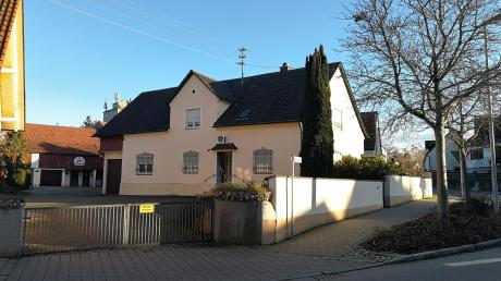 In diesem Anwesen an der Georgi-/Zieglerstraße soll eine Tagespflegeeinrichtung entstehen. Ob das Haus abgerissen oder teilweise in einen Neubau integriert wird, ist noch offen.  	