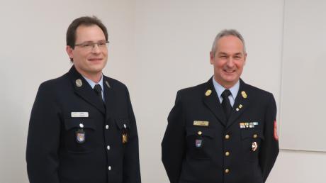Legen nach Jahren ihre Ämter bei der Feuerwehr nieder: Kreisbrandmeister Klaus Gastl (l.) und Kreisbrandinspektor Peter Mayer. 