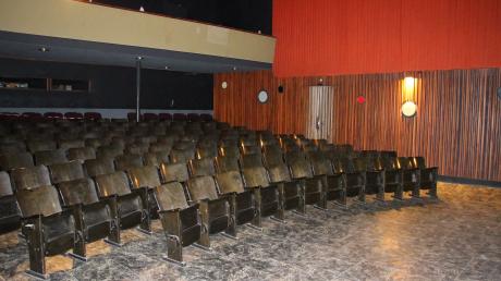 Das alte Kino von Rennertshofen wird ein Kulturtreff. Der alte Kinosaal soll so, wie er ist, erhalten bleiben. 