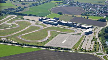 Audi erwartet bei seinem Familienfest am 7. Oktober rund 100.000 Besucherinnen und Besucher. Der Standort Neuburg steht ganz im Zeichen des Motorsports.