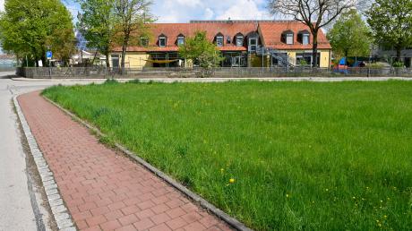 Gleich gegenüber dem Bestandsgebäude in der Haydnstraße in Prittriching soll der Kindergarten „Die Volltreffer“ um einen Neubau erweitert werden. Diese Entscheidung fällte der Gemeinderat bei drei Gegenstimmen. 