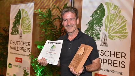 Raimund Hofmann wurde bei der Interforst in München als „Waldbesitzer des Jahres 2022“ ausgezeichnet.