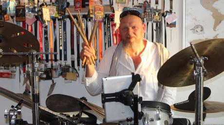 Der Apfeldorfer Musiker Rüdiger Maul ist Percussionist bei der international bekannten Band „Faun“.