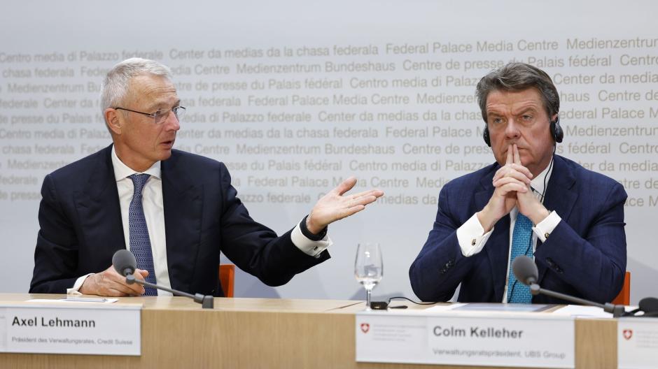 Axel Lehmann (l), Präsident der Credit Suisse und Colm Kelleher, Präsident der UBS.
