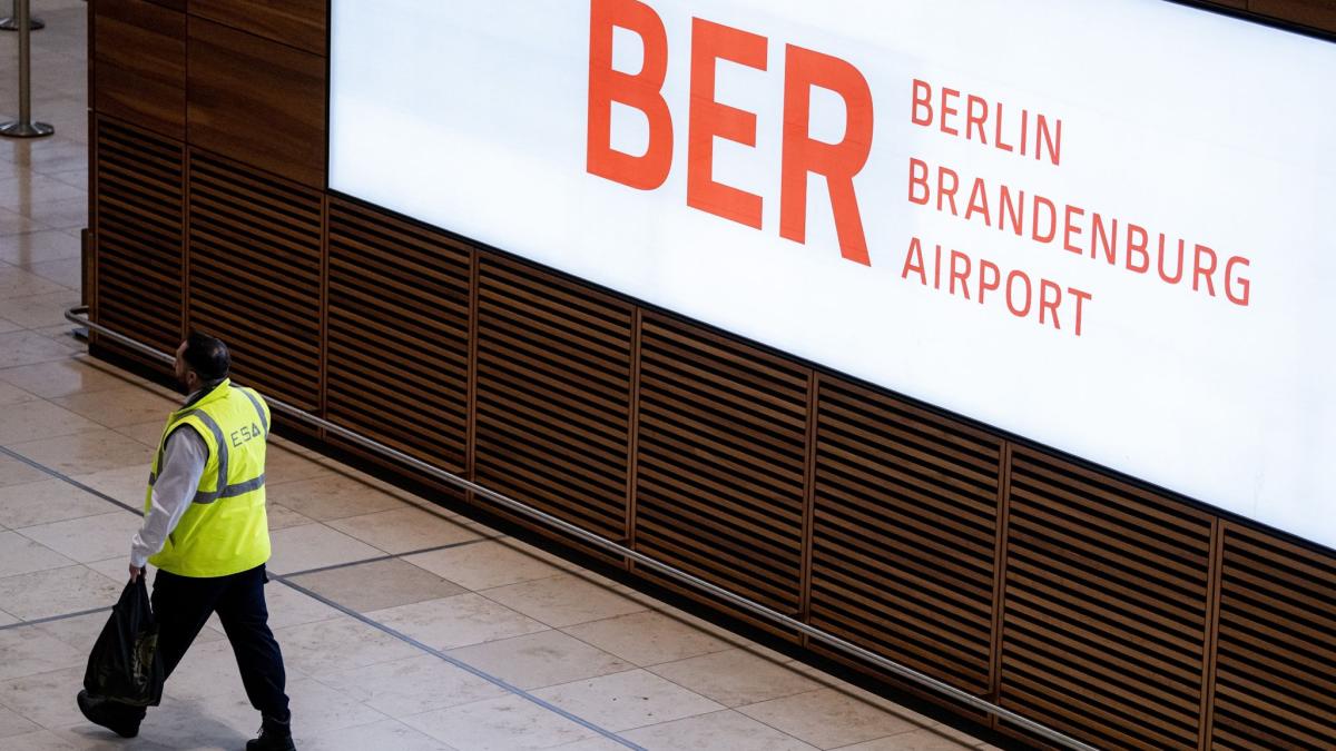 #Warnstreik am Flughafen Berlin-Brandenburg hat begonnen